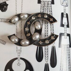 Women Metal Black Round Pearls Brooch Pin Casual Formal Accessory Jewelry Gift